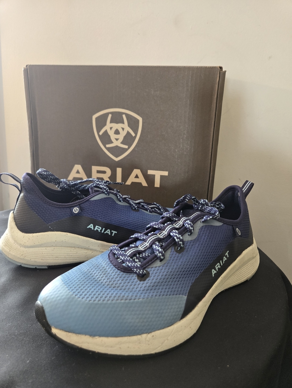 Ariat ShiftRunner Women’s 8.5 Blue Waves Slip Resistant Athletic Sneakers